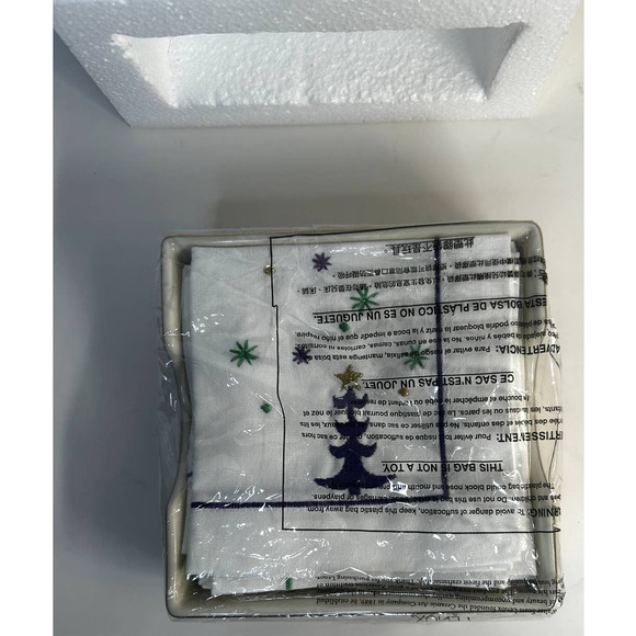 NEW LENOX Porcelain Holiday Napkin Holder Linen Napkins Holly Berry Never Opened - Picture 7 of 10